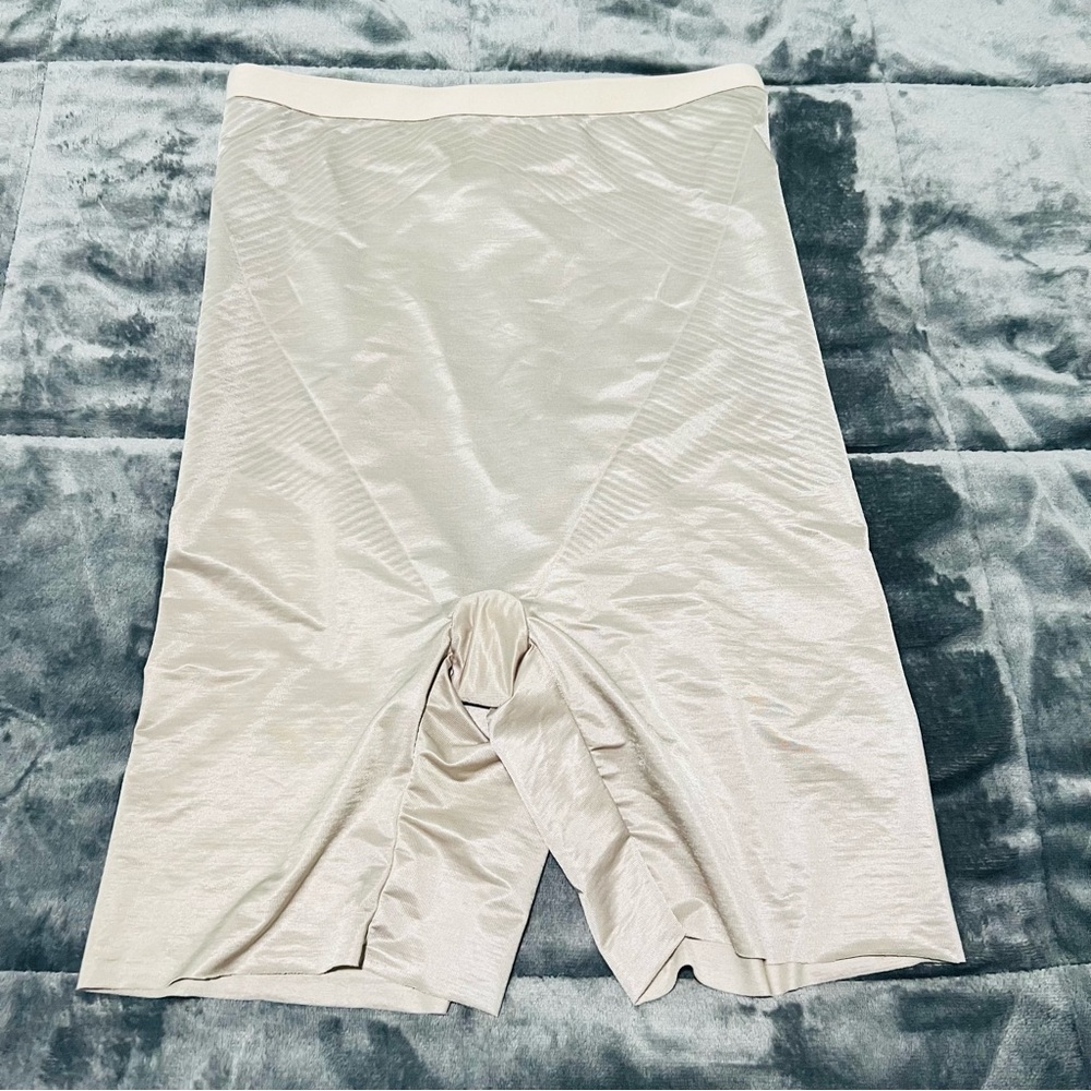 SPANX shape Women’s Invisible Mid-Thigh Short Champagne Beige- Size XL